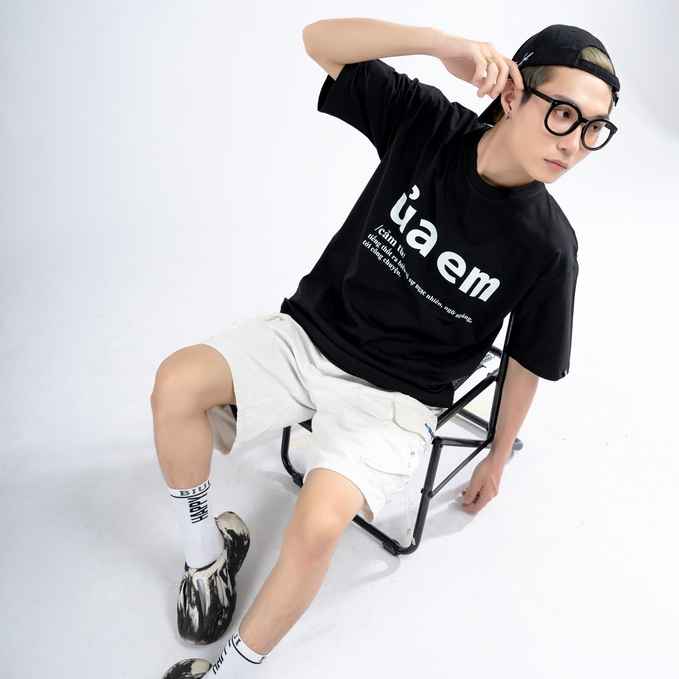 Áo Thun Local Brand Teeworld Ủa Em T-Shirt Trắng Đen Form Rộng Unisex Nam Nữ
