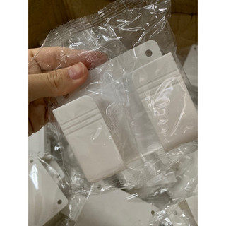 Kệ Dán Tường Để Remote, Đồ Dùng/ Giá Đỡ Sạc Điện Thoại - Có Móc Treo Giữ Dây Điện + Miếng dán