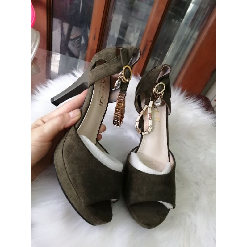 Giày Cao gót kiểu dáng xinh size 35,36,39
