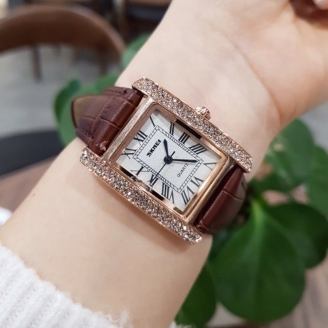Đồng Hồ Nữ Dây Da Quyến Rũ SKMEI Đồng Hồ Nữ Mặt Vuông Đính Đá Dây Da Chính Hãng - Longkk34