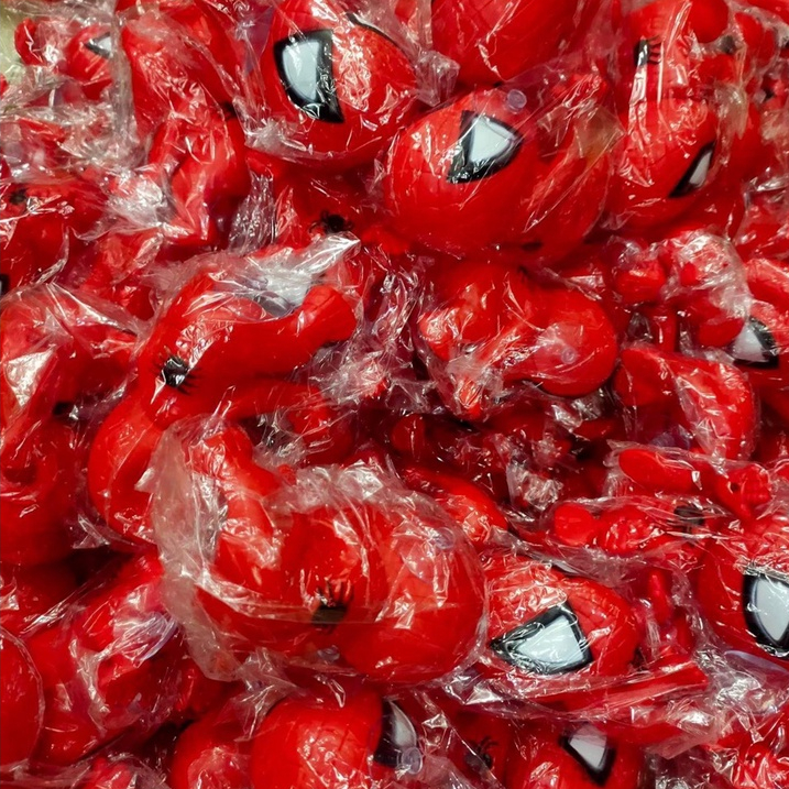 Người nhện cao su gắn xe