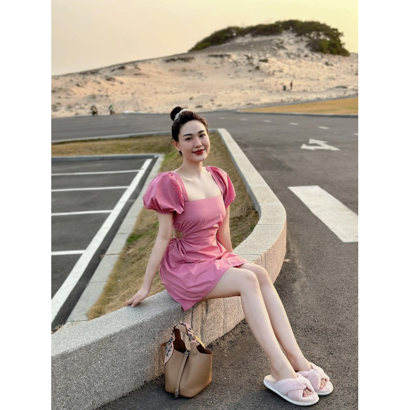 Váy khoet eo rút dây hở lưng nhẹ nhàng mà xinh lắm luônnn Chất liệu thô dầy co giãn nhẹ dễ mặc Có dây rút điều chỉnh