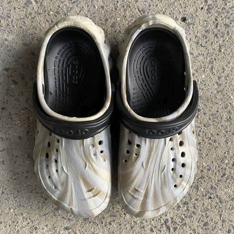 Hàng xuất dư bản đặc biệt echo crocs lỗi màu loang sữa quai SALEHE tặng 10 sticker chính hãng