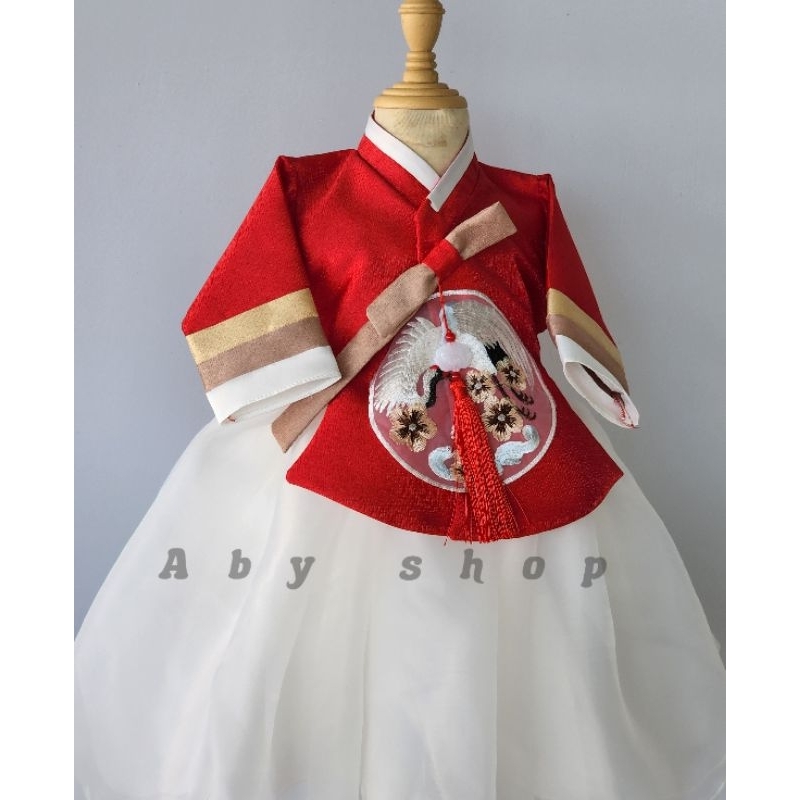 Váy hanbok cho bé tặng cài