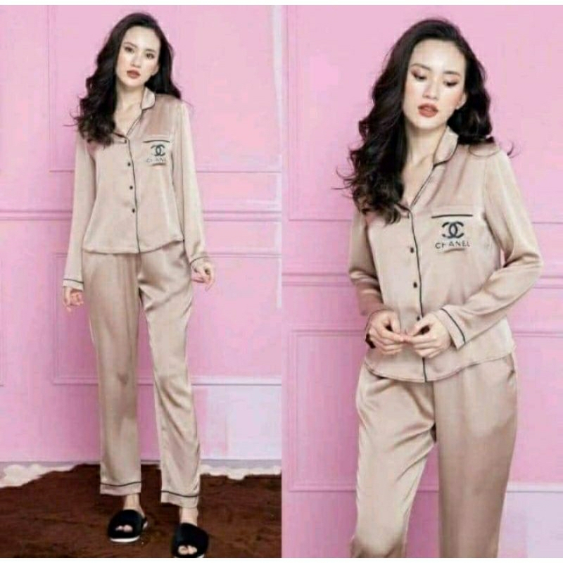 Đồ bộ pijama phi lụa tay dài quần dài thêu chữ