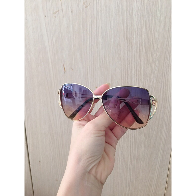 Kính mát nữ đẹp. si tuyển Th á ii