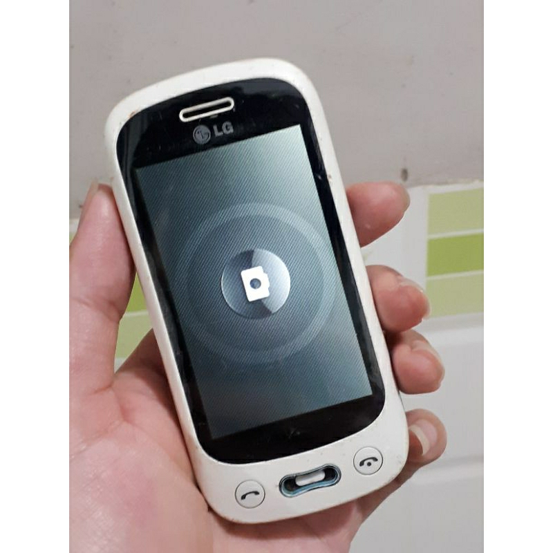 Điện thoại cũ cổ LG T350i zin tem, wifi, sưu tầm, nghe gọi