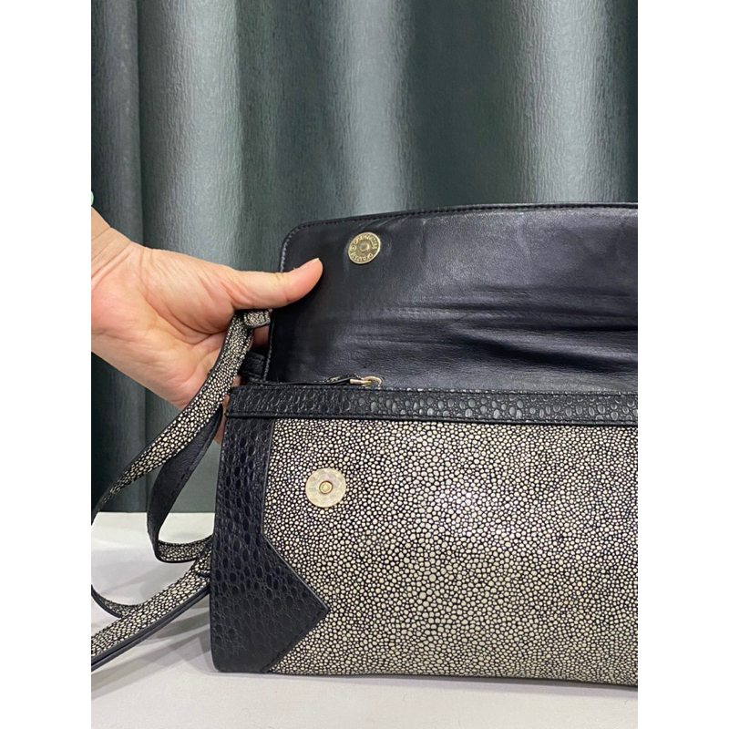 Túi si nhập Nhật dáng đeo vai da thật dập vân da cá đuối