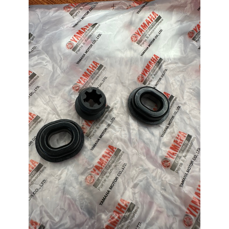 BỘ 3 CỤC CAO SU ĐUÔI ĐÈN HẬU SAU CHO YAMAHA LC 135 V1 ES / EXCITER135 / SPARK135 F/ X1R YAMAHA MỚI & @CHÍNH HÃNG 🇹🇭