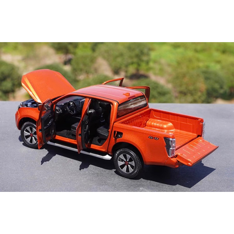 Mô hình xe bán tải Isuzu D max tỉ lệ 1:18