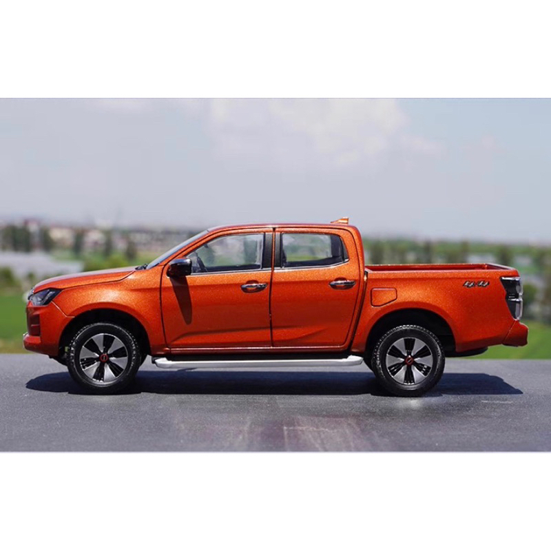 Mô hình xe bán tải Isuzu D max tỉ lệ 1:18