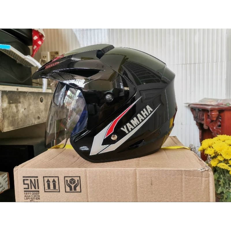 Nón yamaha 3/4 hàng Nhập Khẩu Theo Xe. Indonesia sản xuất. Nón đẹp ko  trầy xước.