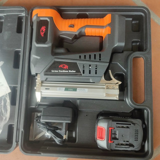 Súng bắn đinh gỗ F30 dùng Pin Lion