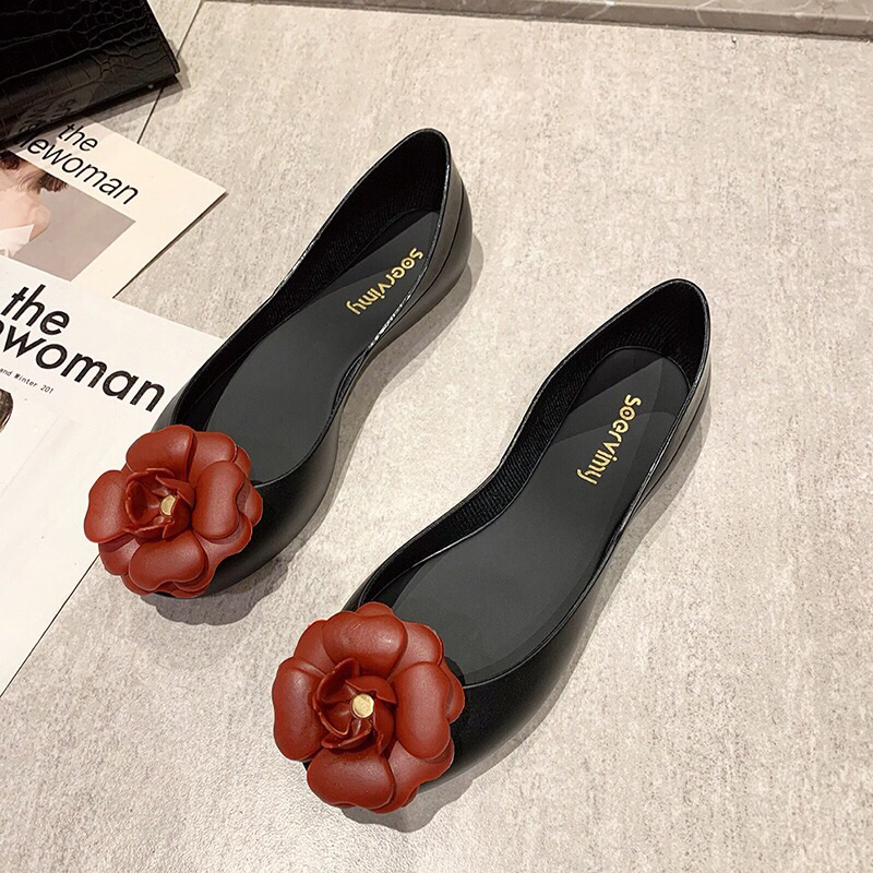 Giày búp bê nhựa dẻo thơm đính hoa trà hở mũi Seorvimy + ảnh thật