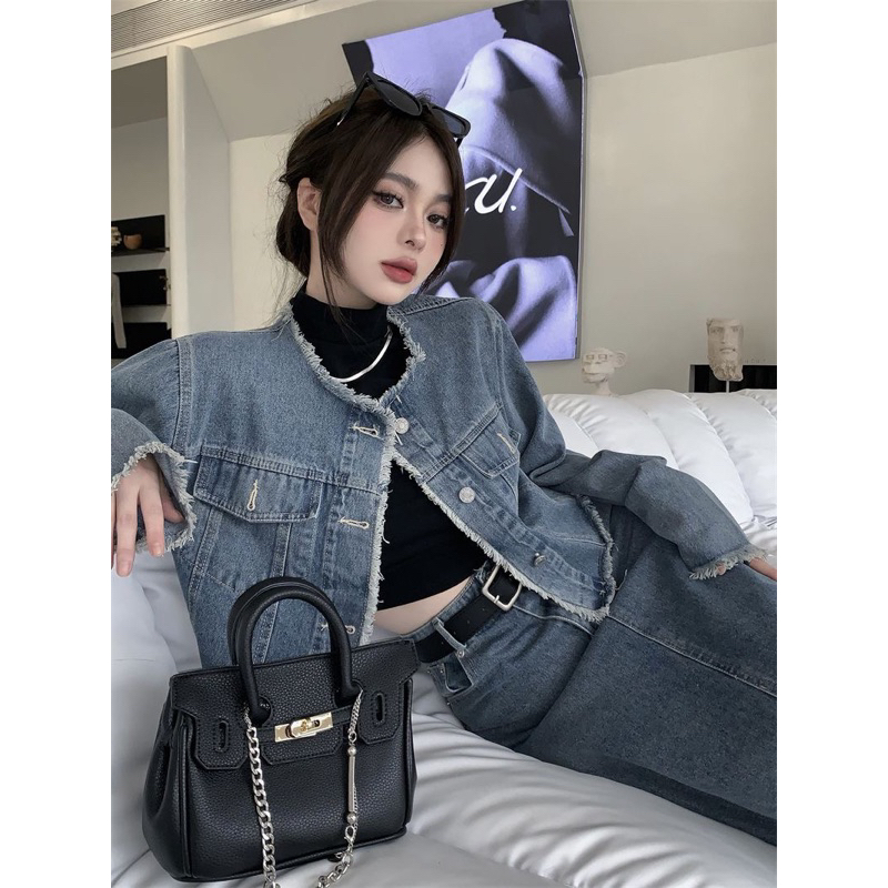 Sẵn S M- Set Áo croptop denim kèm chân váy denim hoạ tiết rách tua viền NewArrival 2023