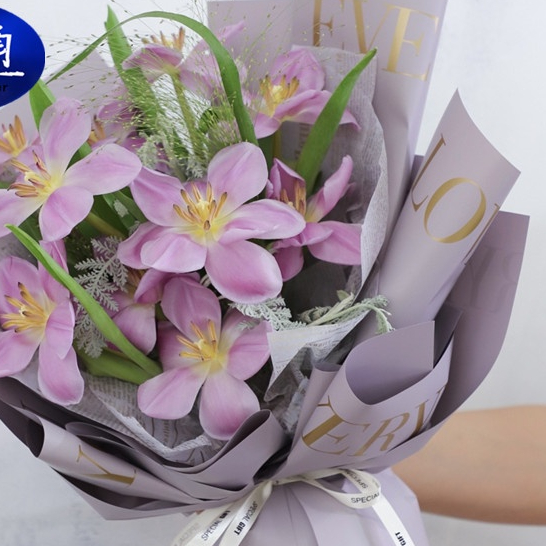 Giấy bó hoa tình nhân chữ i love you