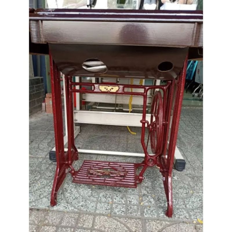 Chân đạp máy may gia đình