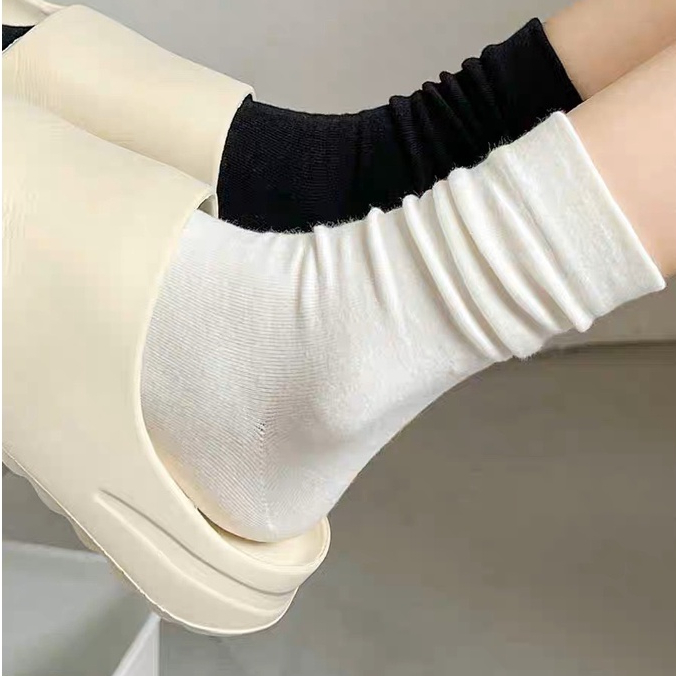 Tất/Vớ Basic Hàn Quốc Trắng Đen Cao Cổ Phong Cách Y2K
