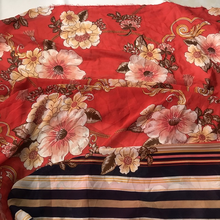 Khúc 2m x 1m5 Voan Chiffon Hoa Đỏ - Co Giãn Nhẹ - May Áo Dài, Đầm, Áo Kiểu - Cần Lót