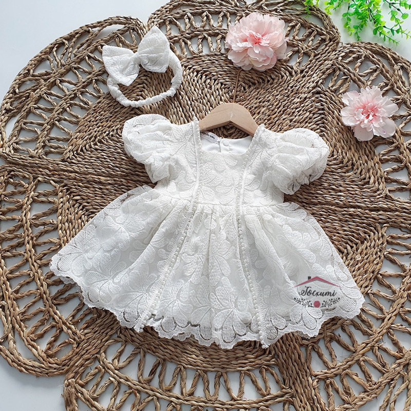 Váy công chúa ren trắng viền ngọc tay phồng cao cấp - Tocxumi