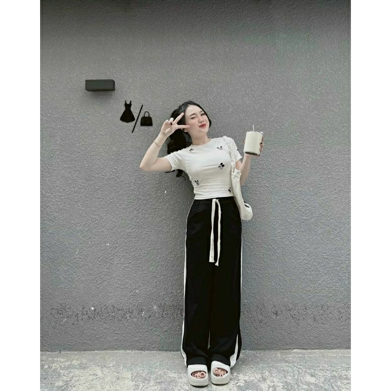 SET ÁO IN MICKY QUẦN SUÔNG DÀI ĐEN SỌC TRẮNG