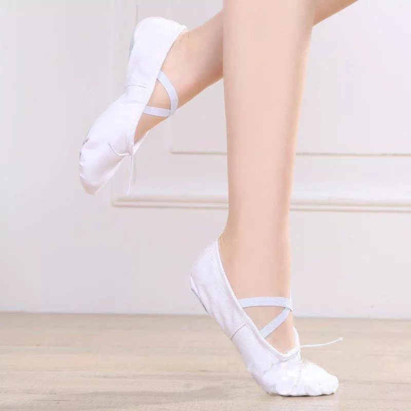 Giày tập múa Bale Cotrashop màu trắng cho bé và người lớn(đi lên sz so với sz giày thường )