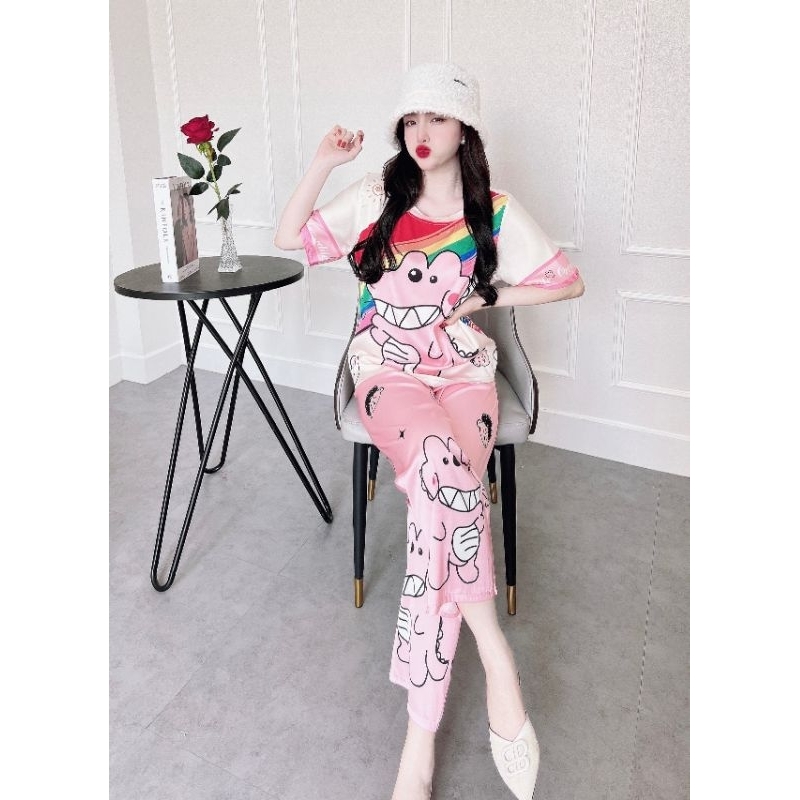 tay ngắn quần dài hình gấu dâu cực cute luôn nha, hoạ tiết đa dạng dễ thương màu sắc tươi tắn
