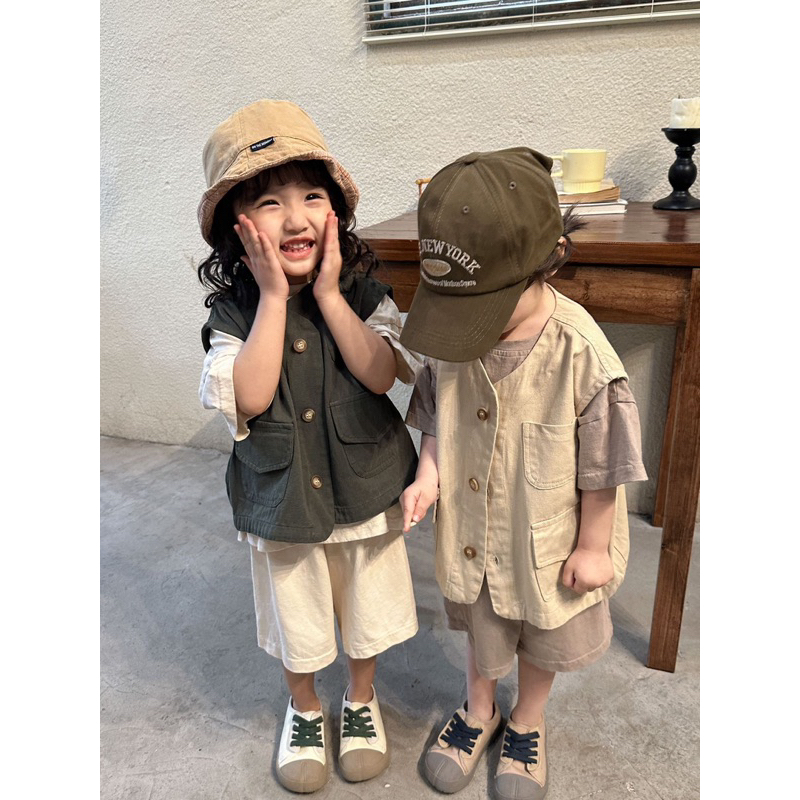 Áo Khoác Gile Be Kaki Mềm Cho Bé