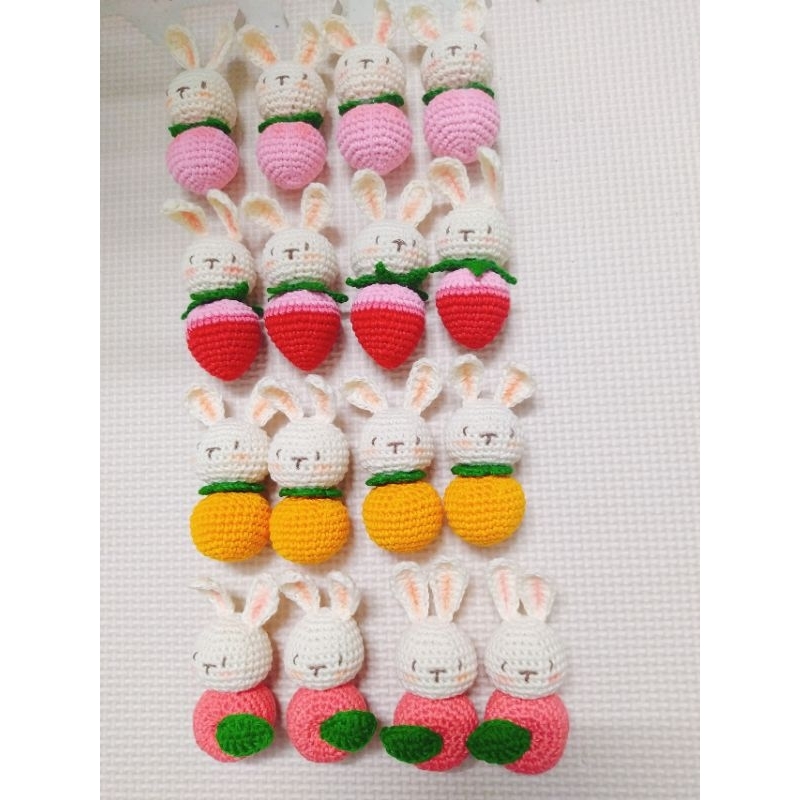 Móc khóa Thỏ Dâu bằng len handmade 100% cotton việt nam