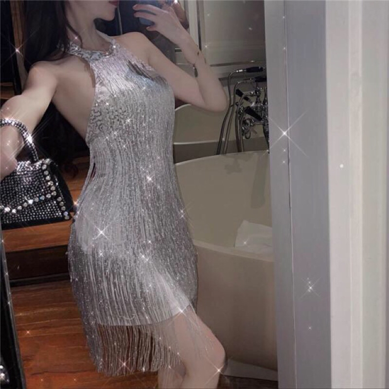 Đầm body hở lưng cổ yếm kim tuyến sexy dáng ngắn phù hợp đi bar sàn ca hát nhảy múa