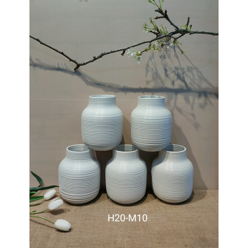 Lọ hoa decor gốm sứ Bát Tràng vân ganh men trắng và nâu mộc dáng bóng đèn