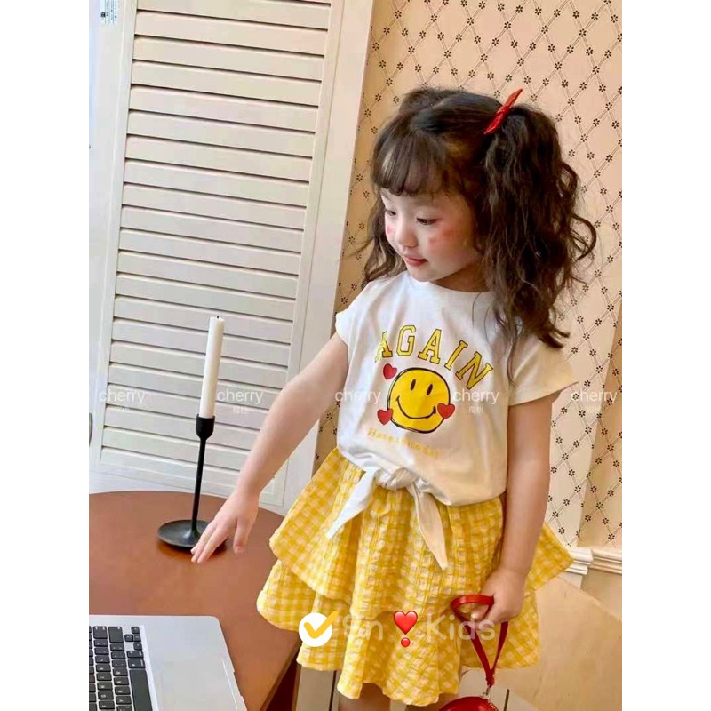 Set áo mặt cười + cv vàng cho bé gái