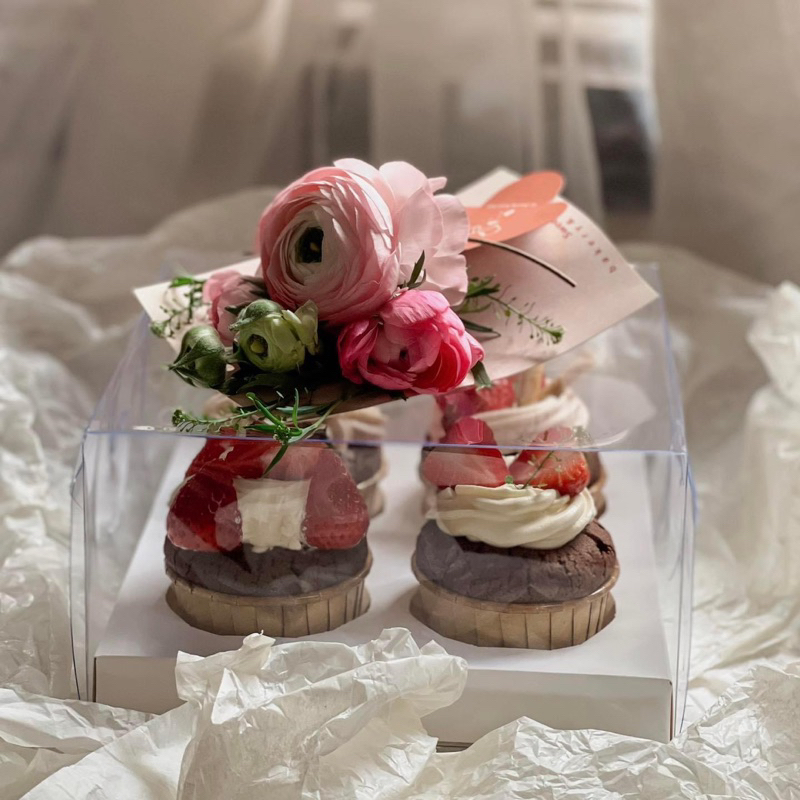 Hộp đựng bánh cupcake mica 2/4/6/12 ô
