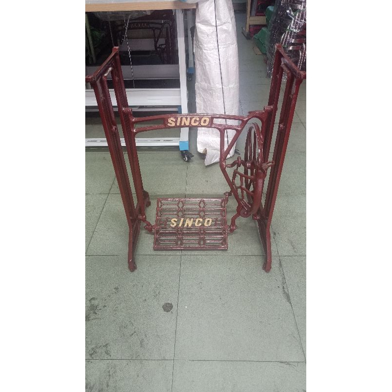 Chân đạp máy may gia đình