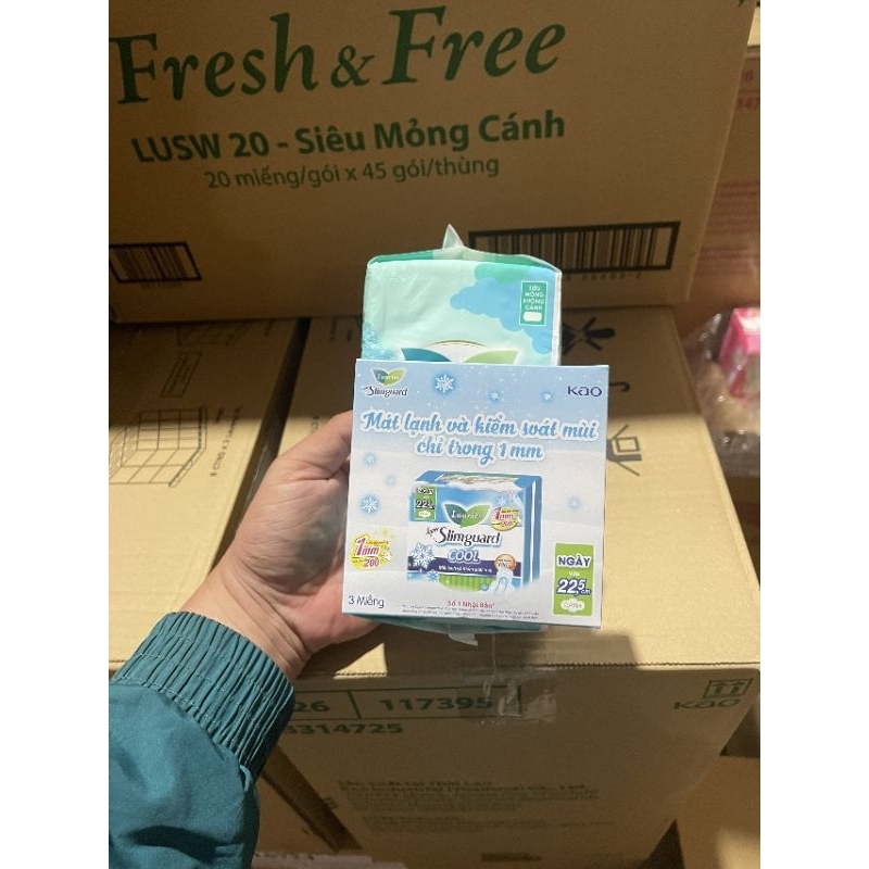 Băng Vệ Sinh Laurier Fresh&Free Siêu Mỏng Cánh 22cm 20 Miếng