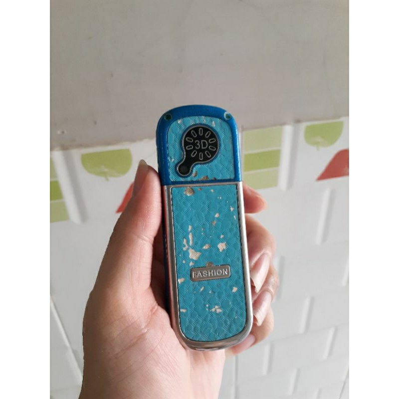 Xác điện thoại cũ Gowin g1 mini còn lên nguồn, không pin