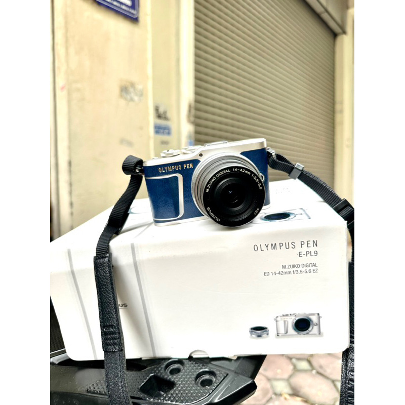 Máy ảnh Olympus PEN EPL-9 kèm kit 14-42mm quay 4K vlog