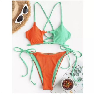 Bikini 2 Mảnh Cut Out Ngực In Họa Tiết Độc Đáo
