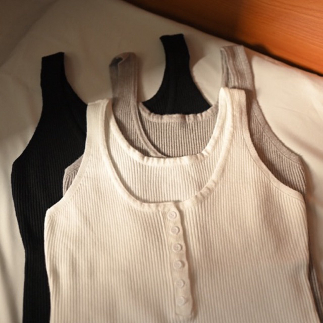 Áo len tăm ba lỗ nút - Gabyli