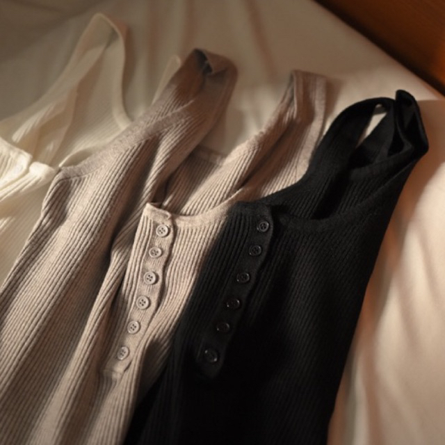 Áo len tăm ba lỗ nút - Gabyli