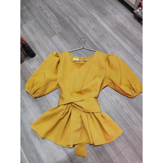 Thanh lý áo kiểu vàng