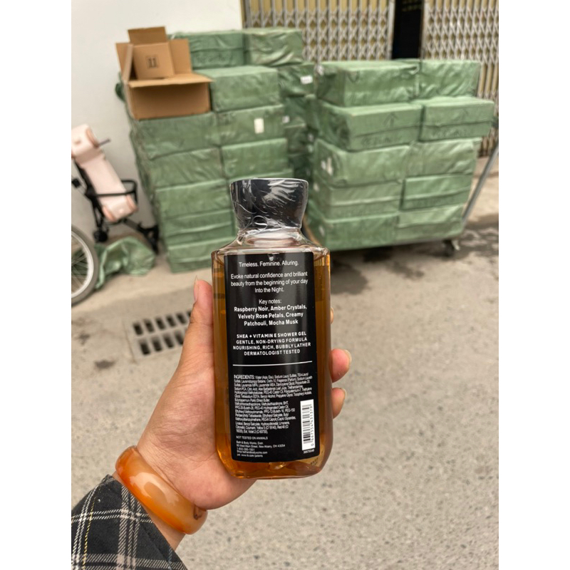 Sữa tắm Into The Night