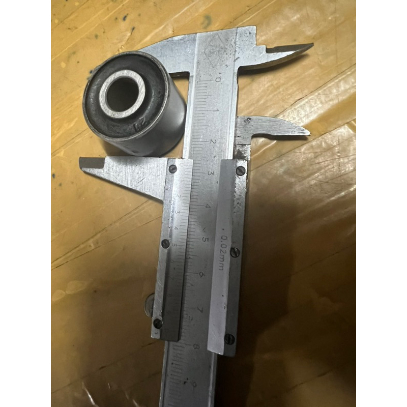 Ắc treo máy/ ổng lõi cao su treo máy xe Attila mã M9B