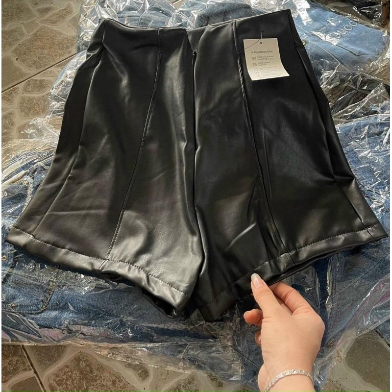 Quần Đùi Da Dây Kéo Trơn