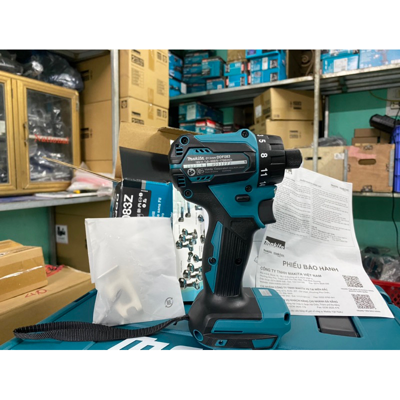 Máy khoan vặn vít dùng pin Makita DDF083Z 18V