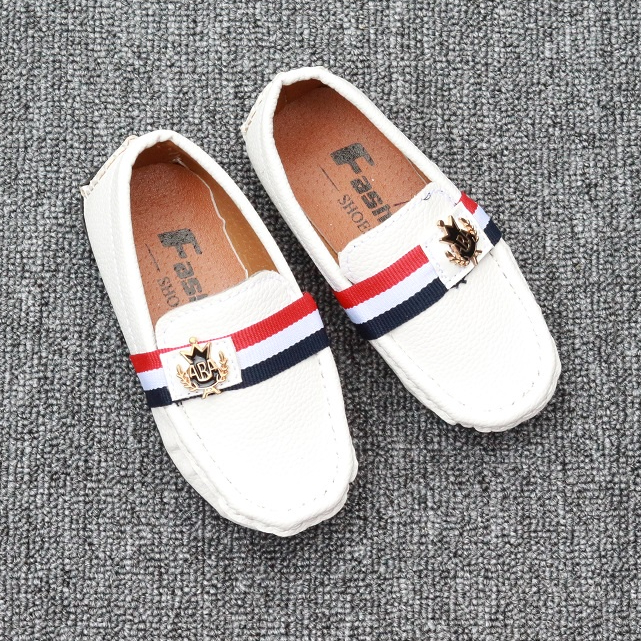 Giày trẻ em giày lười cho bé trai cho bé từ 1 tuổi đến 9 tuổi size từ 21 đến 35 đặt hàng vui long đo chieu dài bàn chân