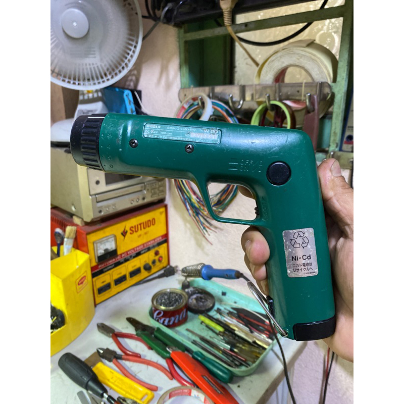 Súng vặn vít mini hitachi W50 2,4v nhật bãi