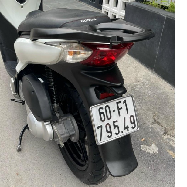 Chắn bùn sau đuôi biển số SH Ý, SH 3 cục 2009-2010-2011, hàng chính hãng Honda mới 100%