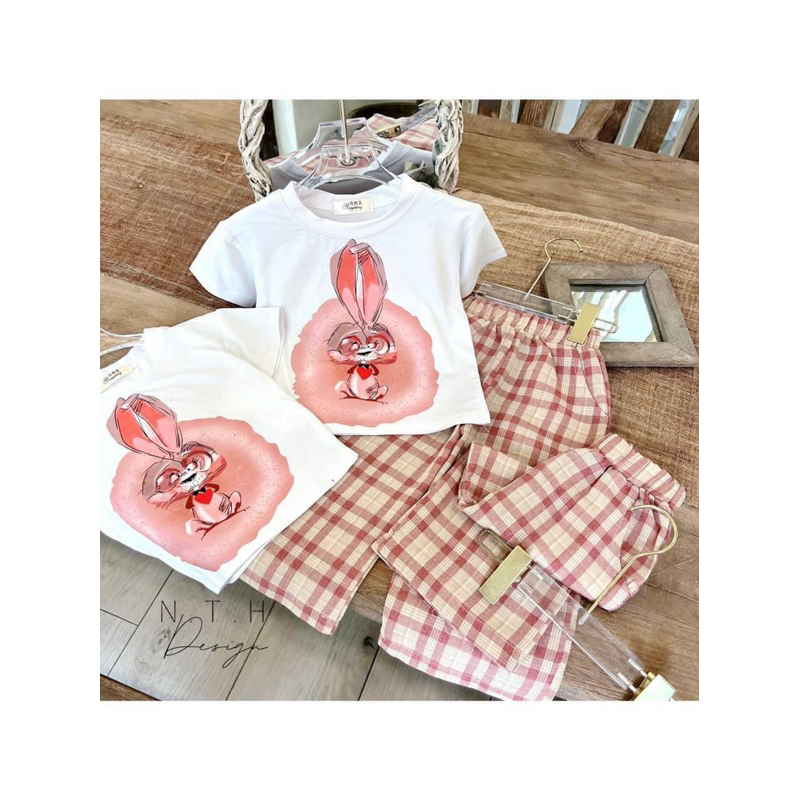Set bộ bé gái họa tiết thỏ trắng Hồng phối quần kẻ caro suông dài chất thô mềm, đồ bộ mùa hè ngắn tay cổ tròn cực xinh