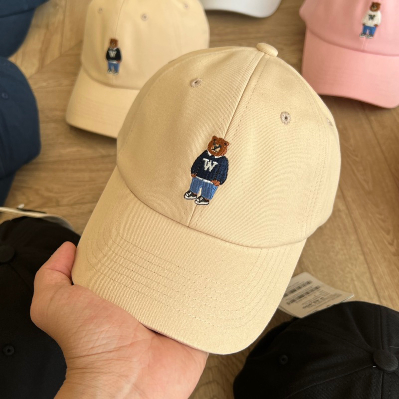 Mũ Lưỡi Trai Gấu WHO.A.U màu basic